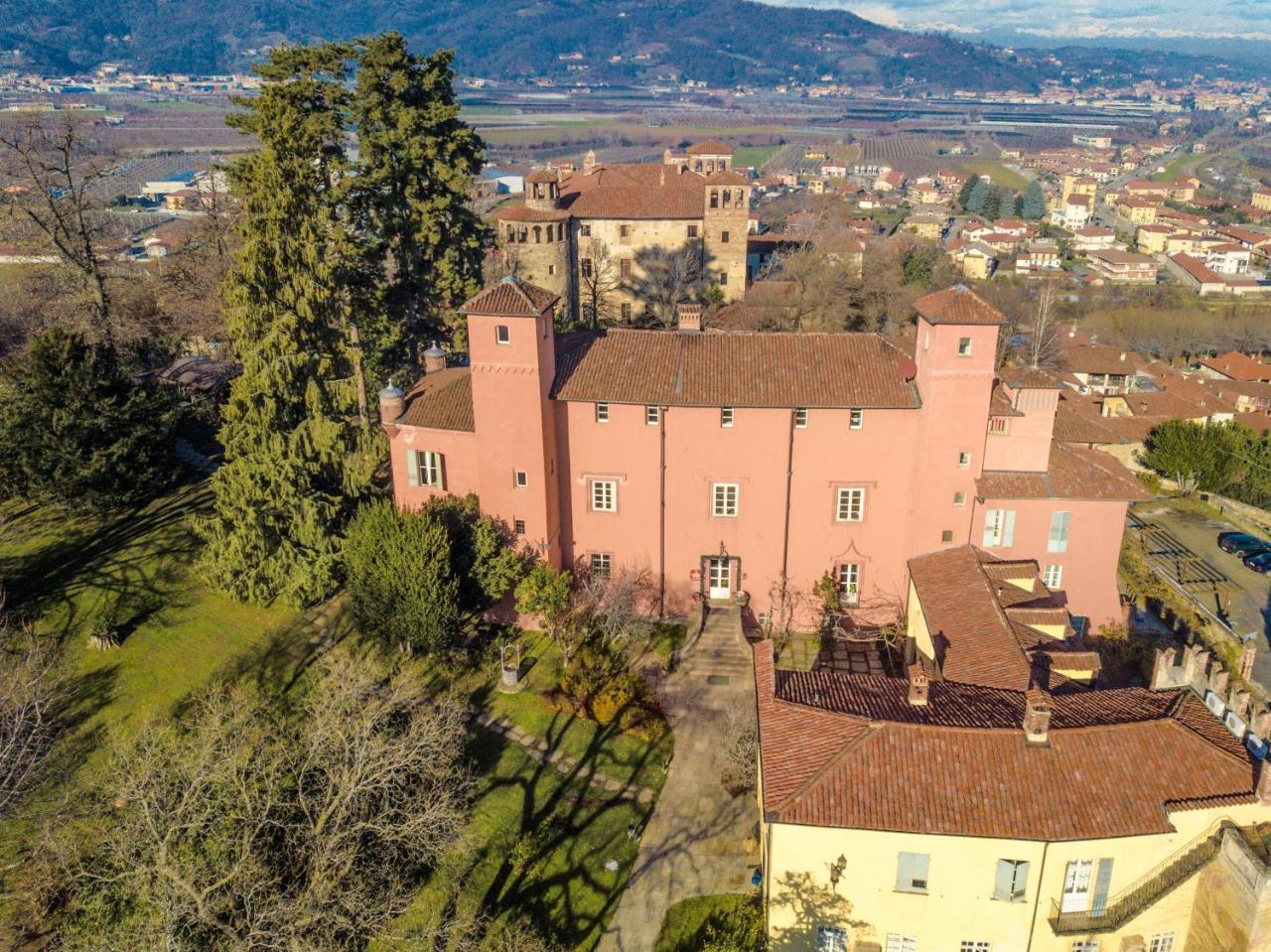 Hotel Castello Rosso Costigliole Saluzzo Exterior foto