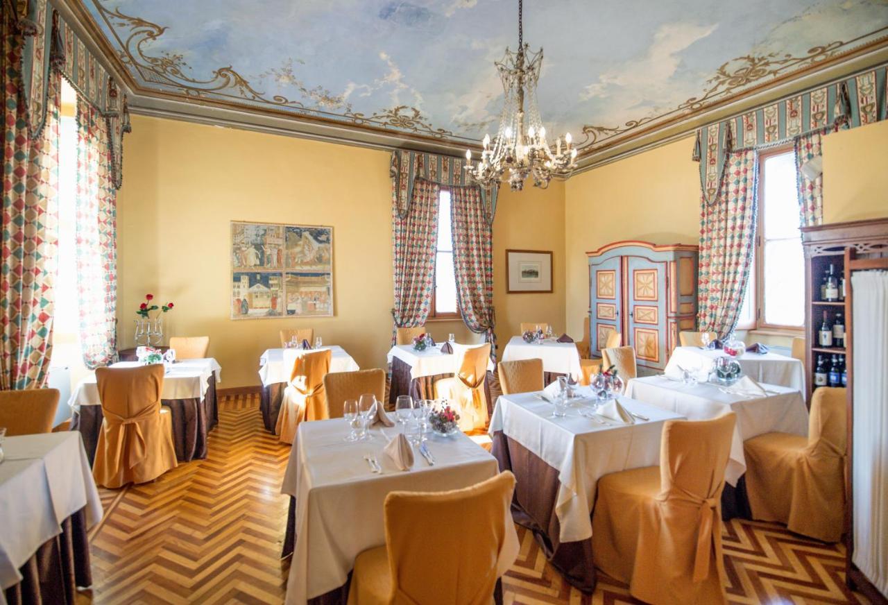 Hotel Castello Rosso Costigliole Saluzzo Exterior foto