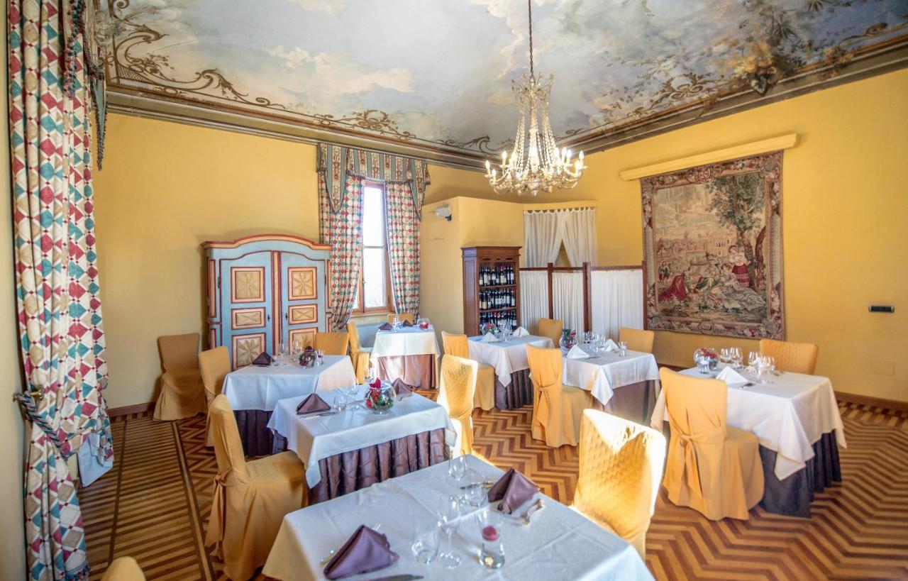 Hotel Castello Rosso Costigliole Saluzzo Exterior foto